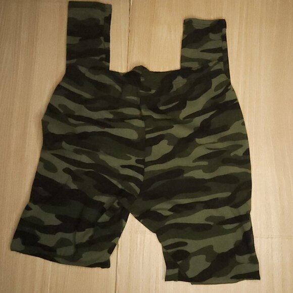 Torrid Womens Green Camouflage Leggings Large - Picture 1 of 5